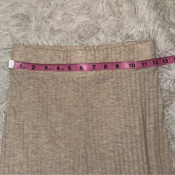 H&M | Flare Ribbed Oatmeal Coloured Leggings Size XS - Picture 7 of 9